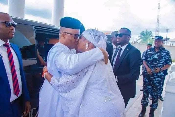 2023 image of Akpabio kissing wife during Thanksgiving service recirculated as recent in the ongoing Natasha’s sexual harassment scandal