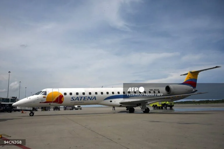 Plane crash kills Colombian lawmaker, 14 others