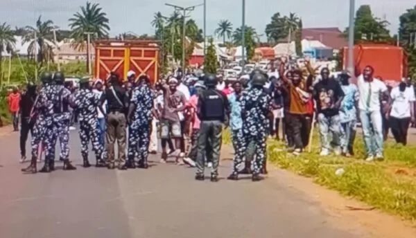 Peter Obi Cautions Against Violent Campaign As Youths Block Him From Entering Benue